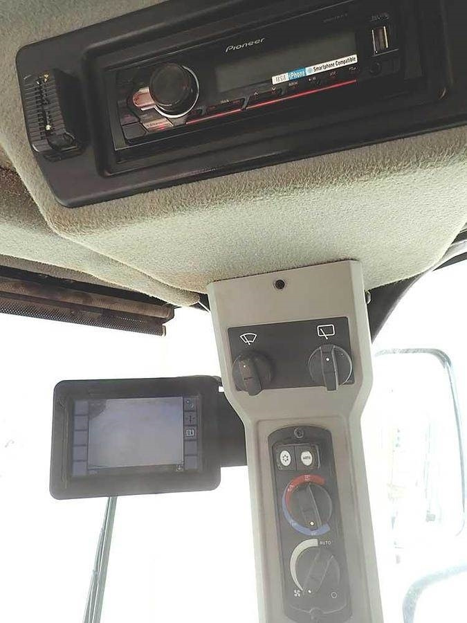 Chargeuse sur pneus CAT 988K