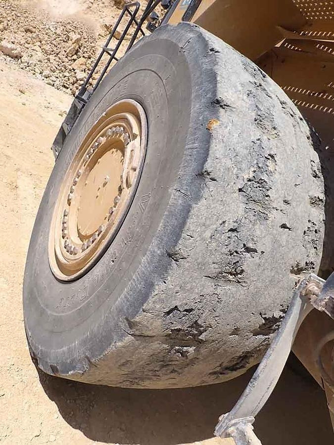 Chargeuse sur pneus CAT 988K