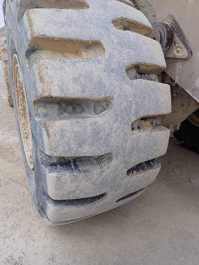 Chargeuse sur pneus CAT 988K