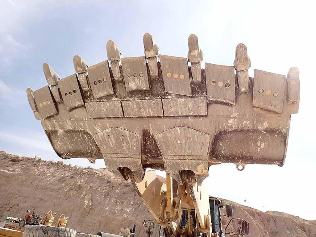 Chargeuse sur pneus CAT 988K