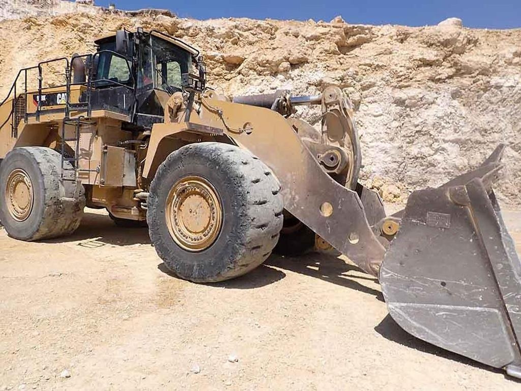 Chargeuse sur pneus CAT 988K