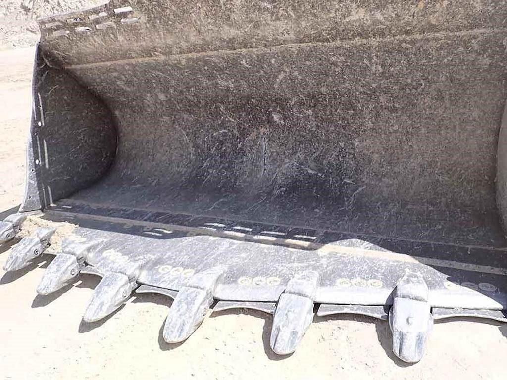 Chargeuse sur pneus CAT 988K