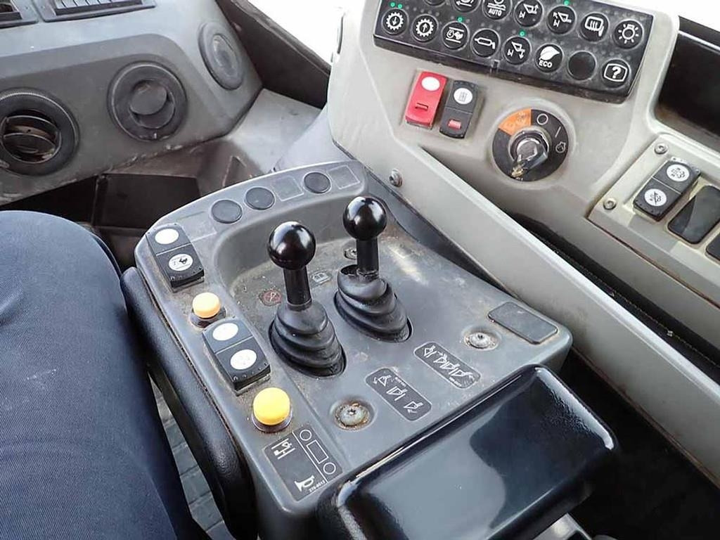 Chargeuse sur pneus CAT 988K