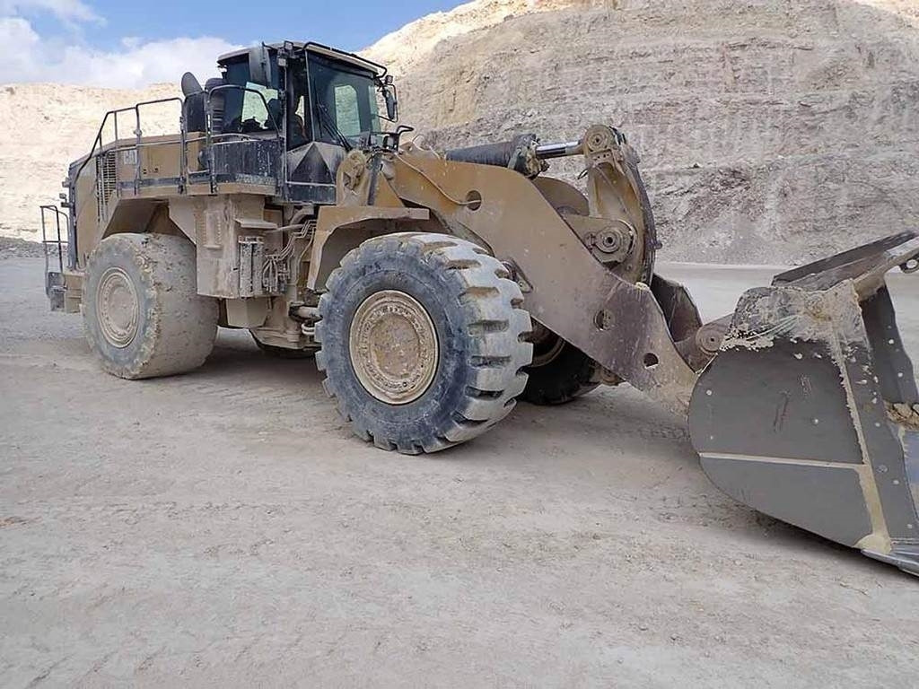 Chargeuse sur pneus CAT 988K