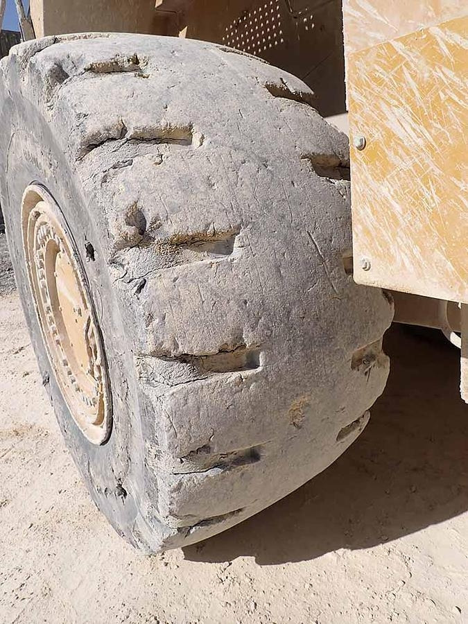 Chargeuse sur pneus CAT 988K