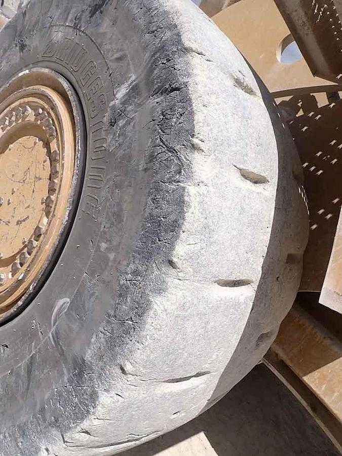 Chargeuse sur pneus CAT 988K