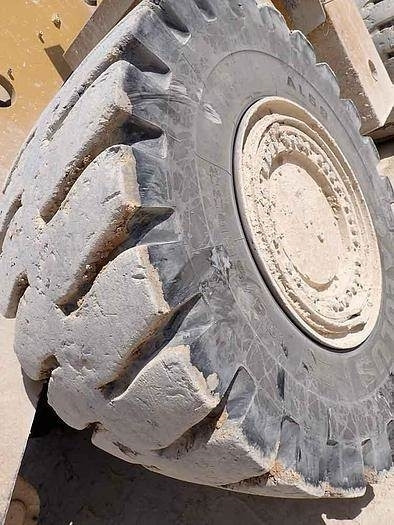 Chargeuse sur pneus CAT 988K