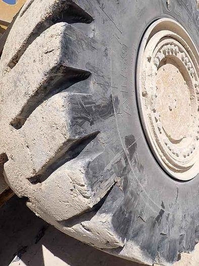 Chargeuse sur pneus CAT 988K