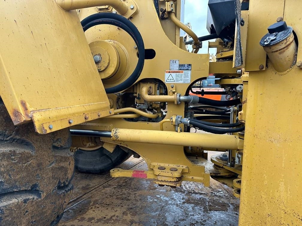 Chargeuse sur pneus CAT 988 G