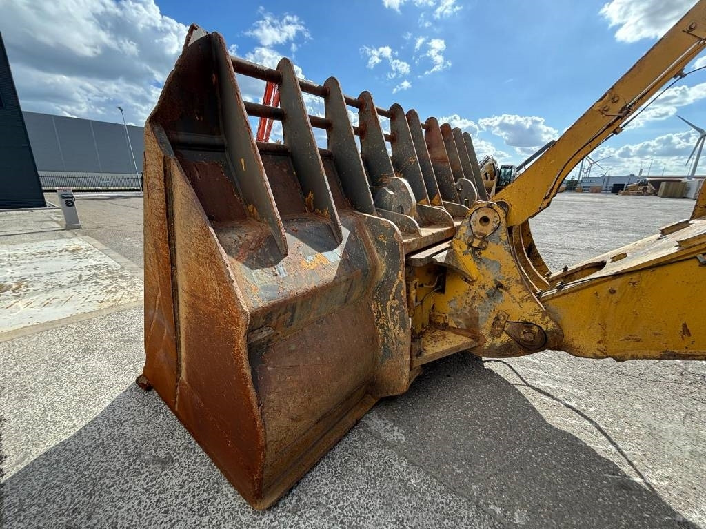 Chargeuse sur pneus CAT 988 H