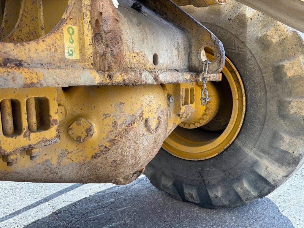 Chargeuse sur pneus CAT 988 H