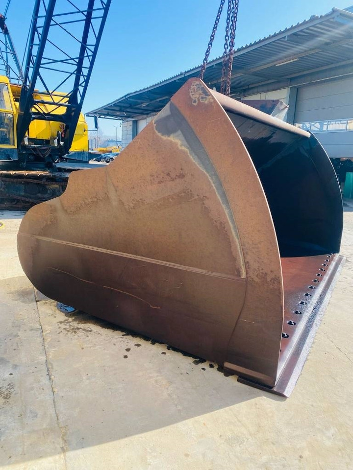 Chargeuse sur pneus CAT 988 K