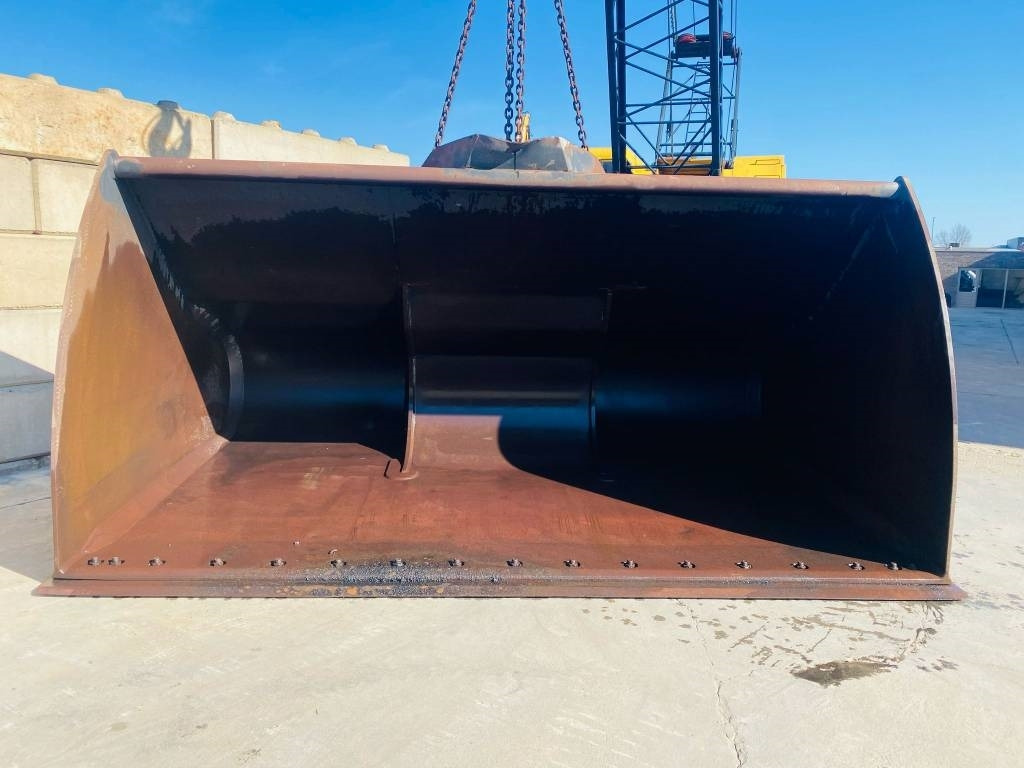 Chargeuse sur pneus CAT 988 K