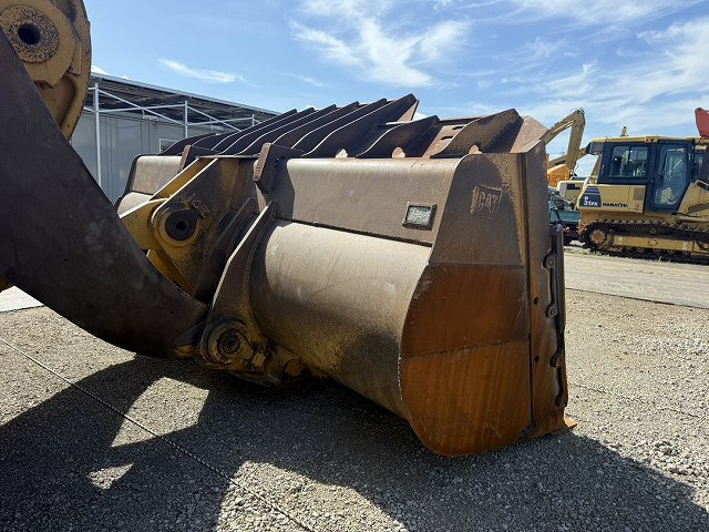 Chargeuse sur pneus CAT 990K