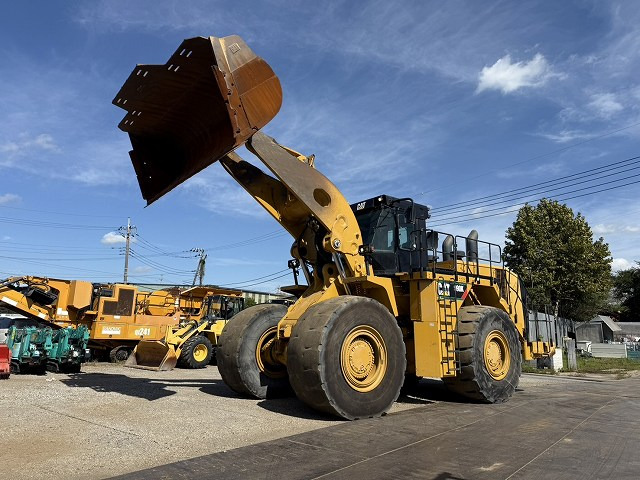 Chargeuse sur pneus CAT 990K