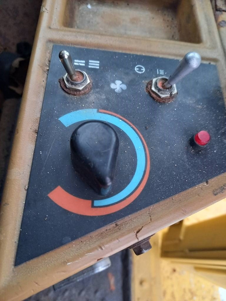 Chargeuse sur pneus CAT IT 28 B