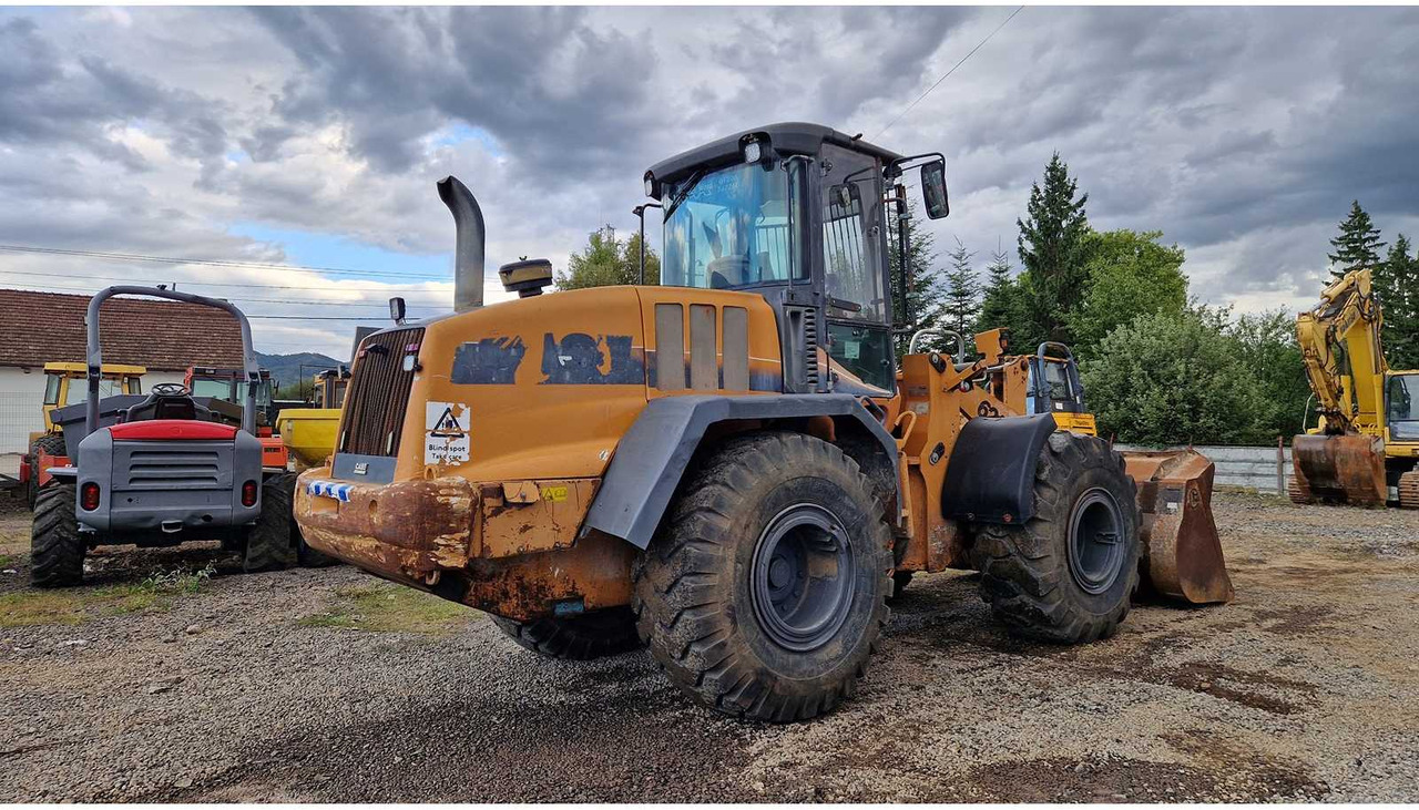 Chargeuse sur pneus Case 621E