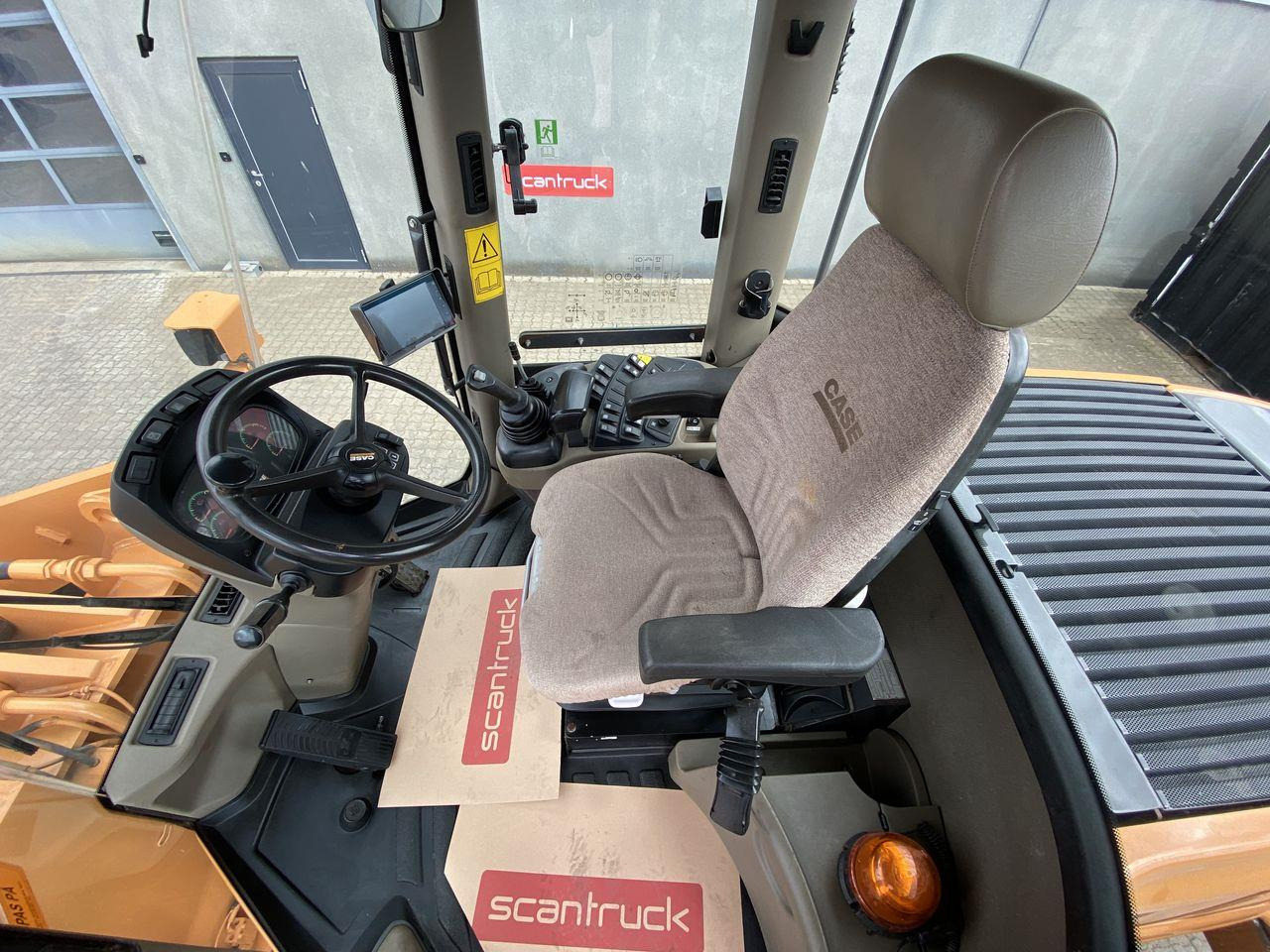 Chargeuse sur pneus Case 721F