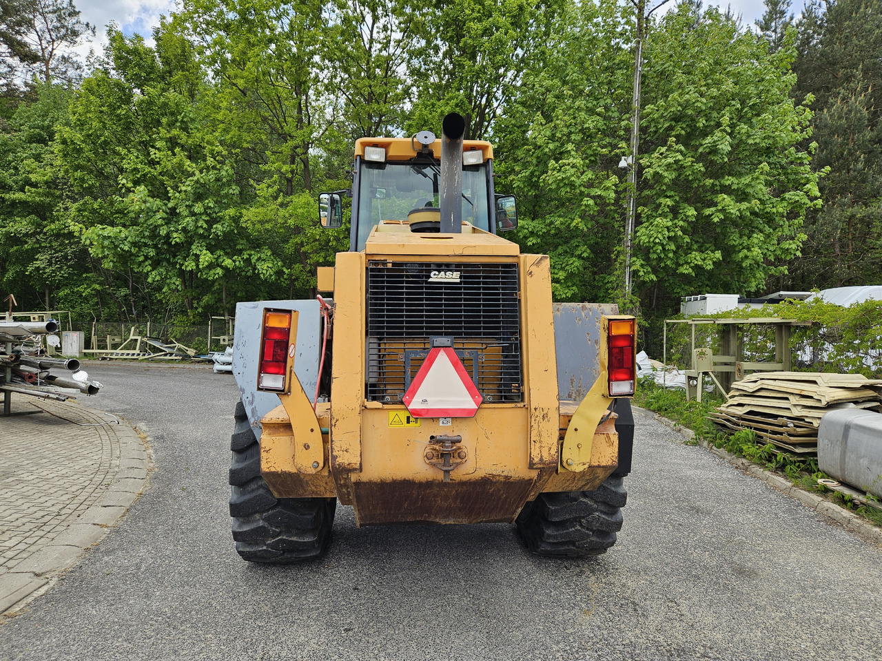 Chargeuse sur pneus Case 821 C