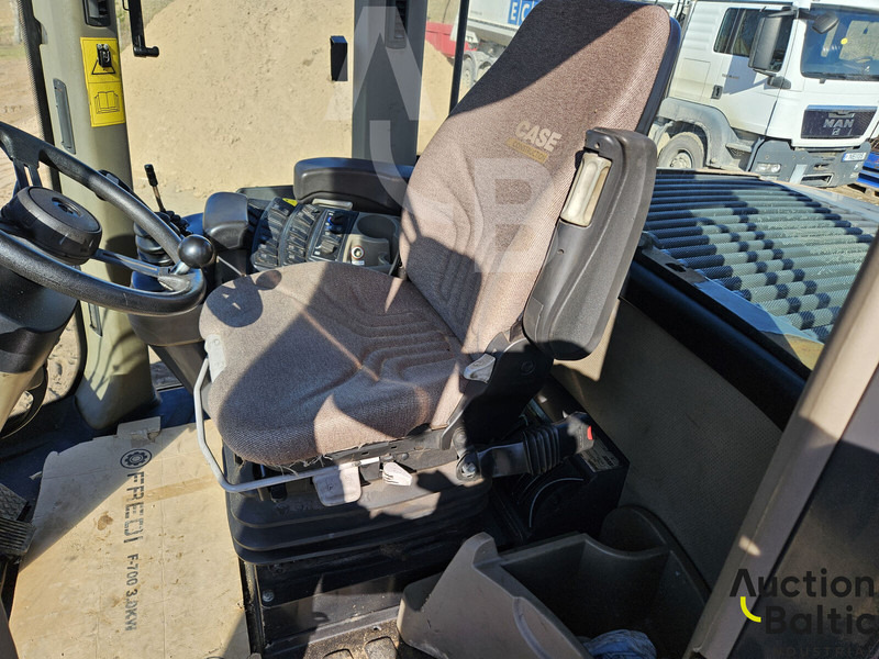 Chargeuse sur pneus Case 821 F