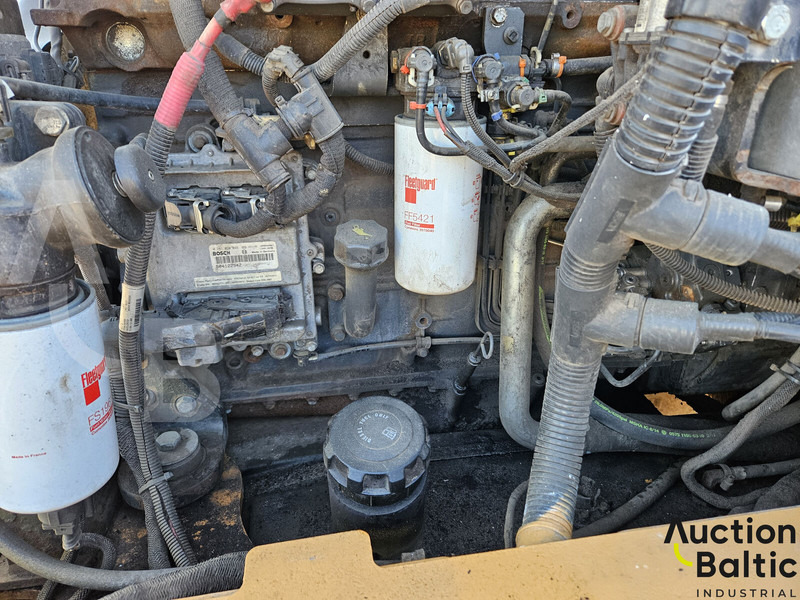 Chargeuse sur pneus Case 821 F