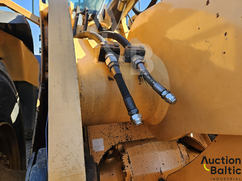 Chargeuse sur pneus Case 821 F