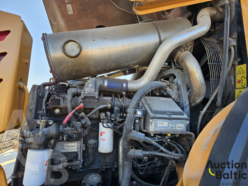 Chargeuse sur pneus Case 821 F