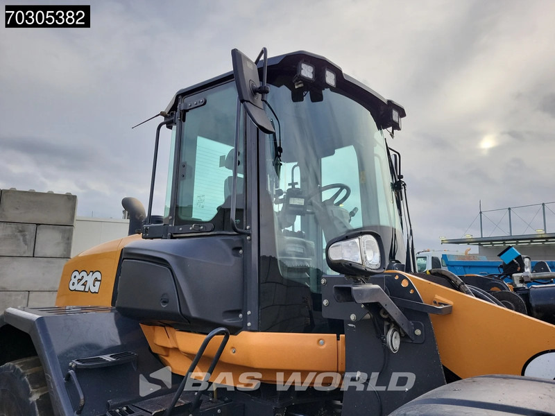 Chargeuse sur pneus Case 821 G