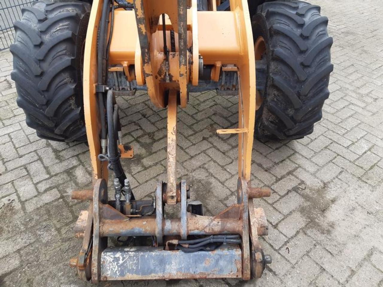 Chargeuse sur pneus Case-IH 221 f