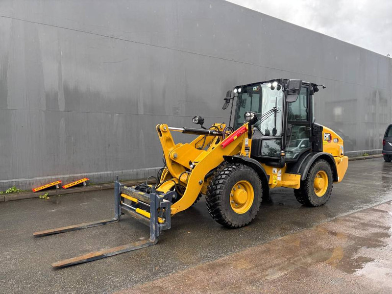 Chargeuse sur pneus Cat 906