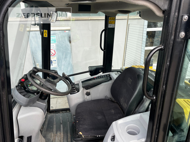 Chargeuse sur pneus Cat 906M