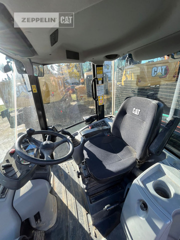 Chargeuse sur pneus Cat 906M