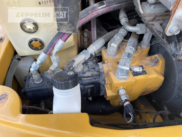 Chargeuse sur pneus Cat 906M