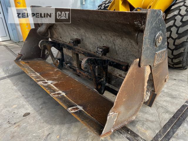 Chargeuse sur pneus Cat 906M