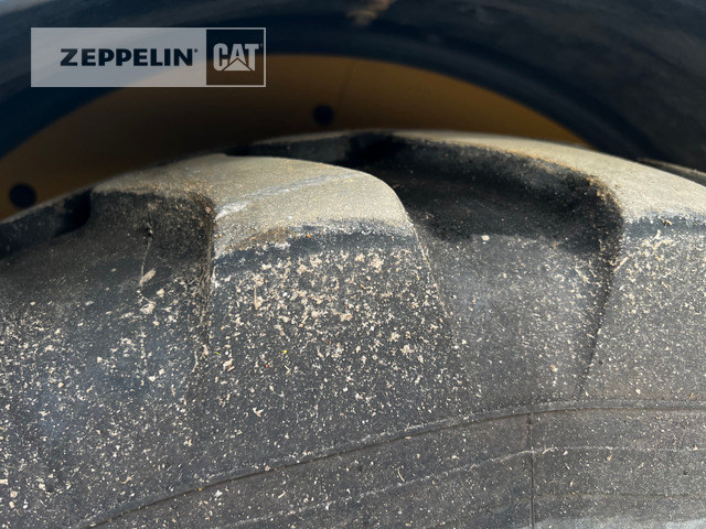Chargeuse sur pneus Cat 906M