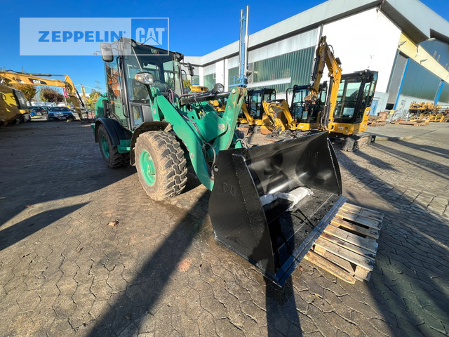 Chargeuse sur pneus Cat 906M