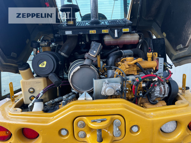 Chargeuse sur pneus Cat 906M