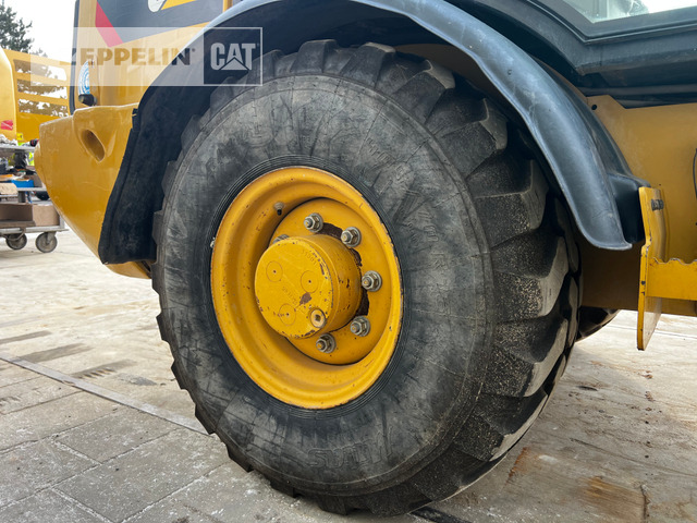 Chargeuse sur pneus Cat 906M