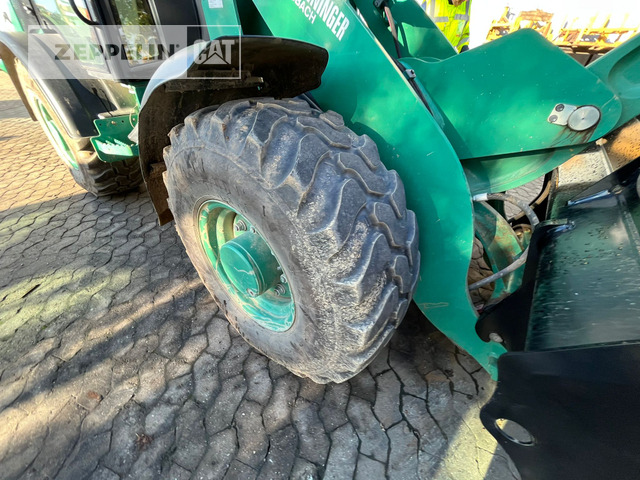 Chargeuse sur pneus Cat 906M