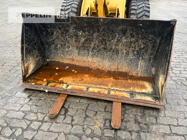 Chargeuse sur pneus Cat 906-14