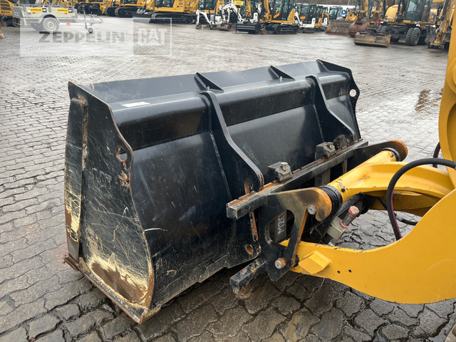 Chargeuse sur pneus Cat 906-14