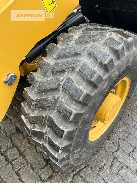 Chargeuse sur pneus Cat 906-14