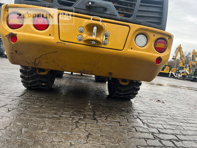 Chargeuse sur pneus Cat 906-14