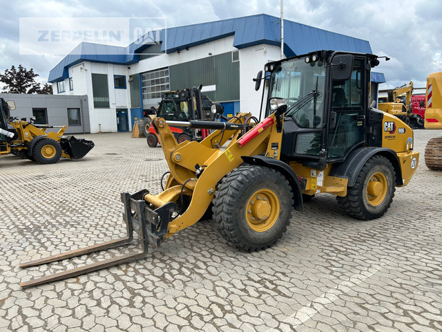 Chargeuse sur pneus Cat 906-14