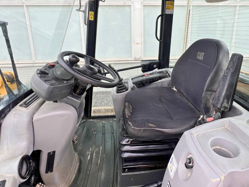 Chargeuse sur pneus Cat 906 M 2016