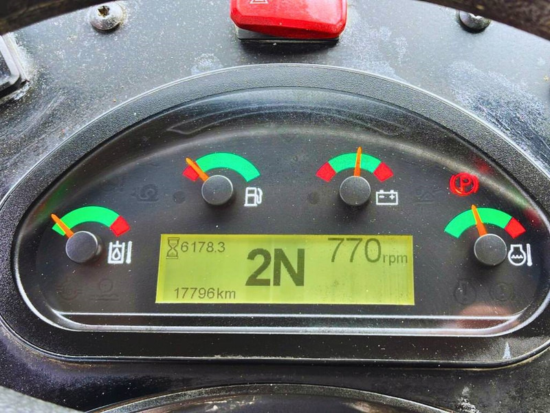 Chargeuse sur pneus Cat 906 M 2016