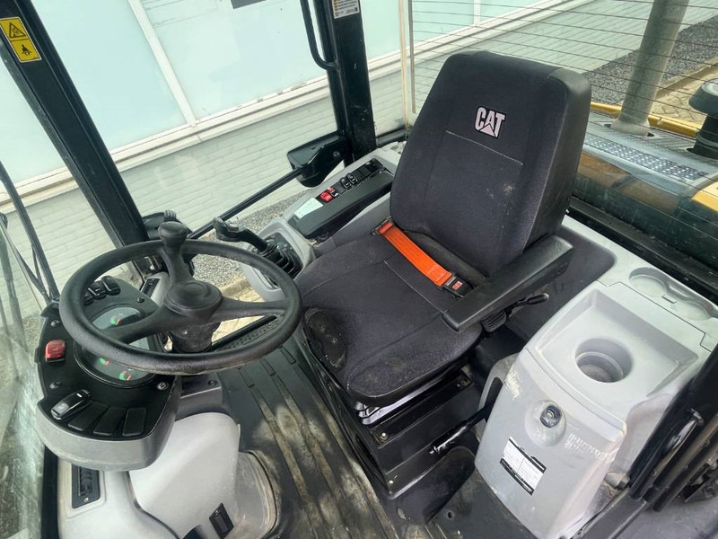 Chargeuse sur pneus Cat 906 M 2018