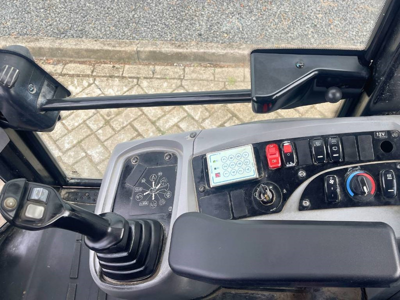 Chargeuse sur pneus Cat 906 M 2018