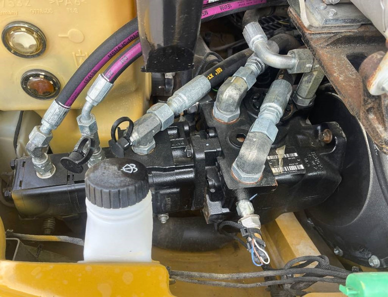 Chargeuse sur pneus Cat 906 M 2018