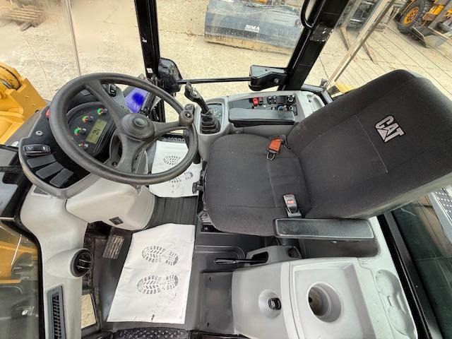 Chargeuse sur pneus Cat 906 M - EPA